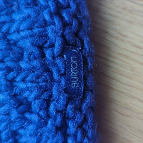 Burton. Women's Heavy-Knit. 'Big Bertha' Beanie | Toque. - Picture 4 of 6